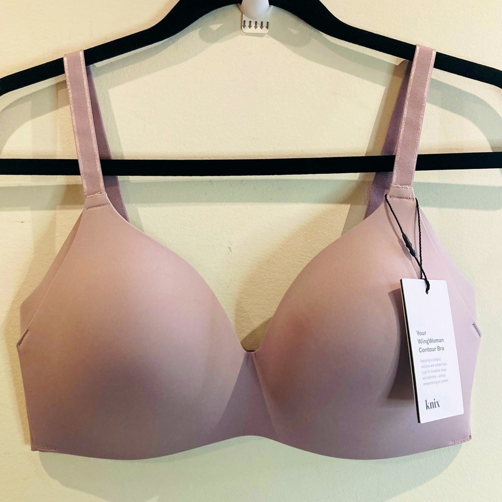 KNIX Sz 4 WingWoman Nirvana Contour  Adjustable Straps Lightly Padded Bra